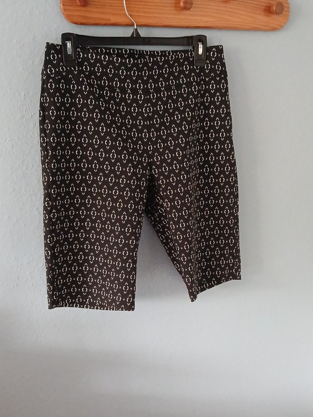 Zac & Rachel Black and White Printed Shorts - Size 8